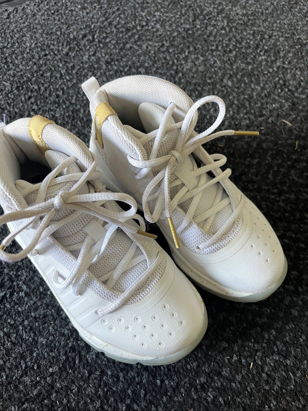 Kids White Athletic Sneakers with Gold Accents Under Armour size 11K